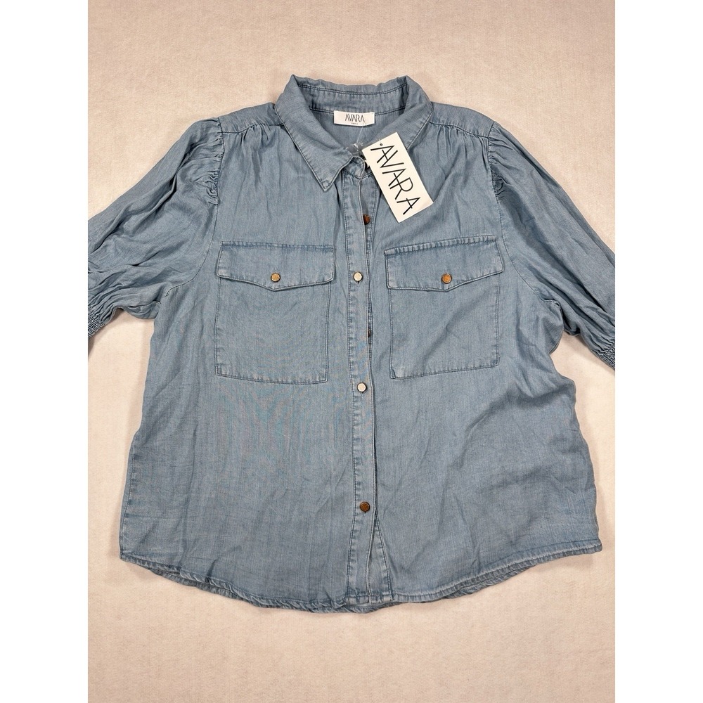 AVARA Women's Light Washed Button Down Blue Denim‎ Shirt Top - Size Small
